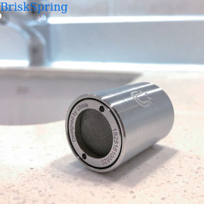 1440° Rotasi Multi-Joint Micro Nano Bubble Faucet Aerator dengan 1,09 × 108 ± 1,65 × 107 partikel/ml Konsentrasi Gelembung dan H59-1 Kuningan + SUS304 Konstruksi Baja Rantai